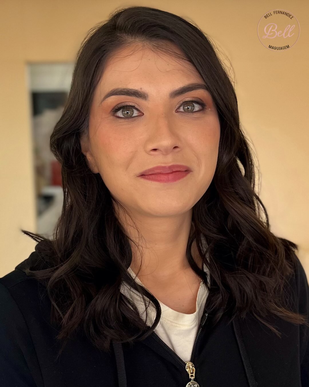 Veronica: maquiagem e babyliss para festa pela Bell Maquiagem